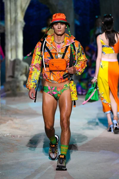 Look 46